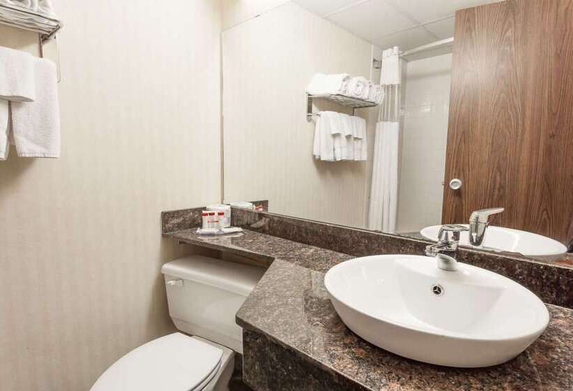 هتل Ramada By Wyndham Fredericton