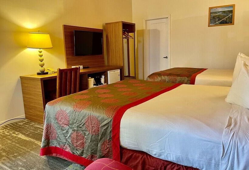 酒店 Ramada By Wyndham Gananoque Provincial Inn
