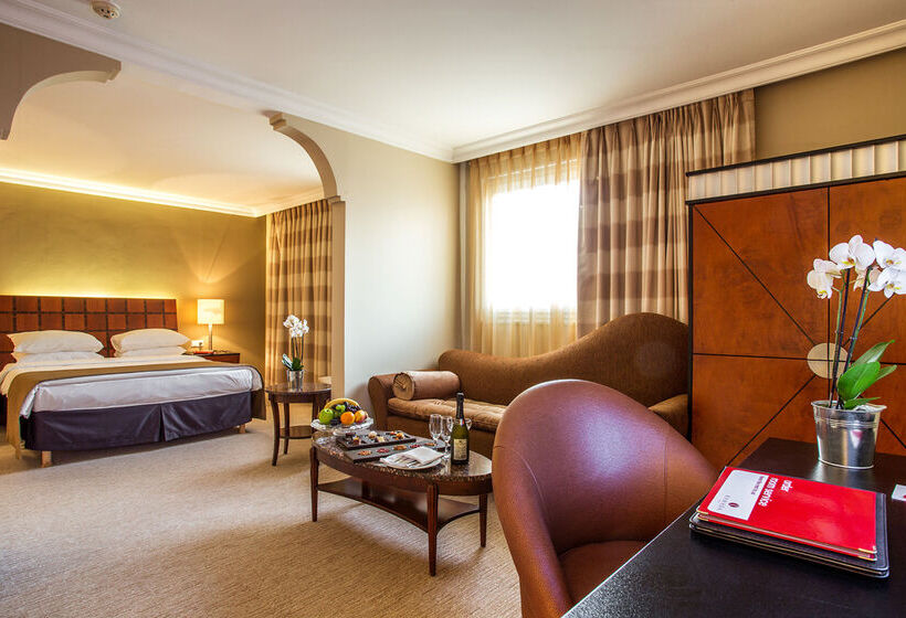 فندق Ramada By Wyndham Sofia City Center