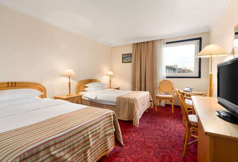 Hotel Ramada By Wyndham Sofia City Center