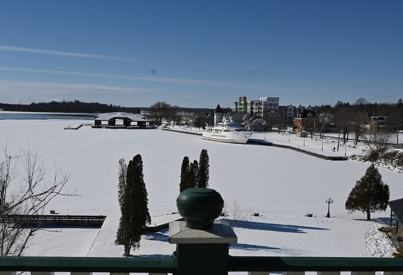בית מלון כפרי The Gananoque Inn