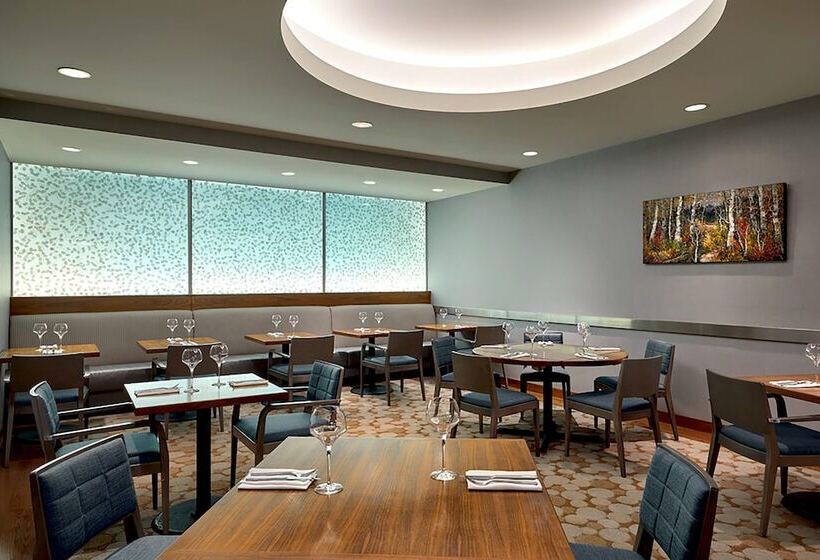 هتل The Westin Calgary