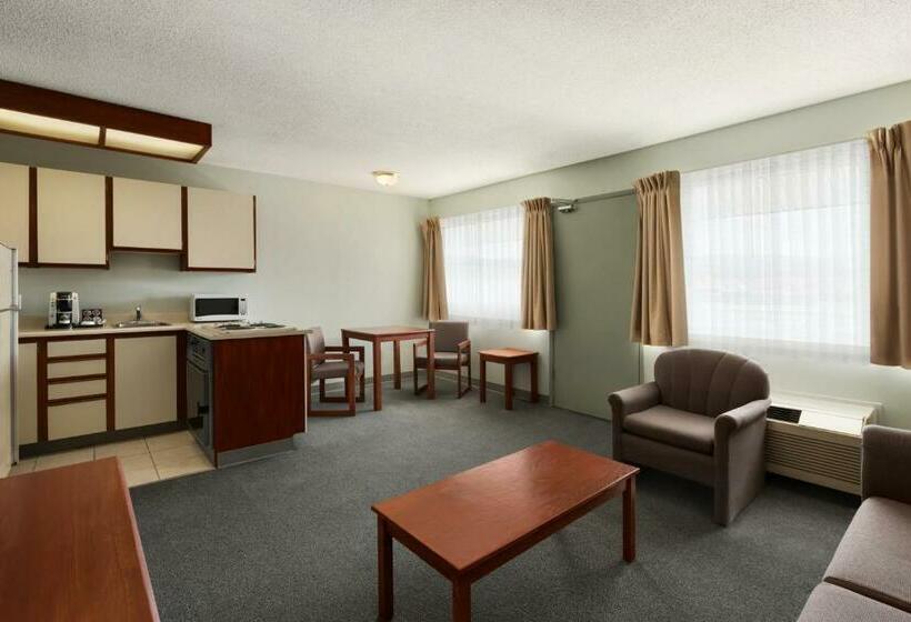 هتل Travelodge By Wyndham Cranbrook