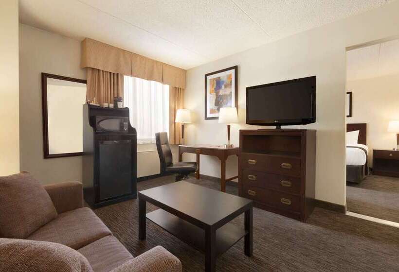 Hotel Travelodge By Wyndham Edmonton South