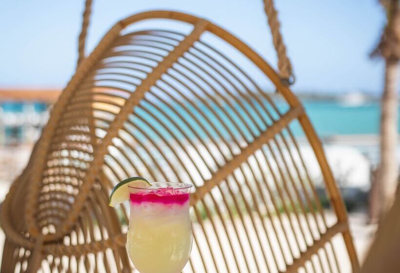 استراحتگاه Sandals Royal Bahamian All Inclusive   Couples Only