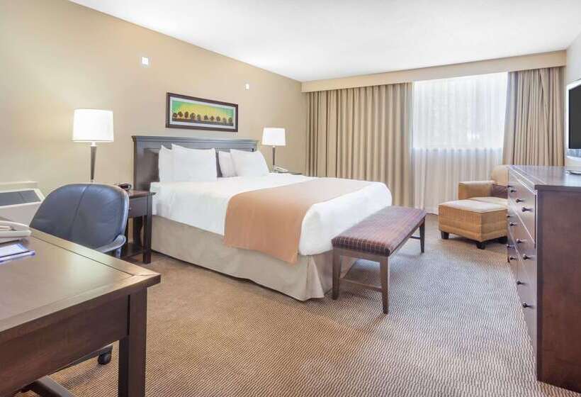 هتل Baymont By Wyndham Red Deer