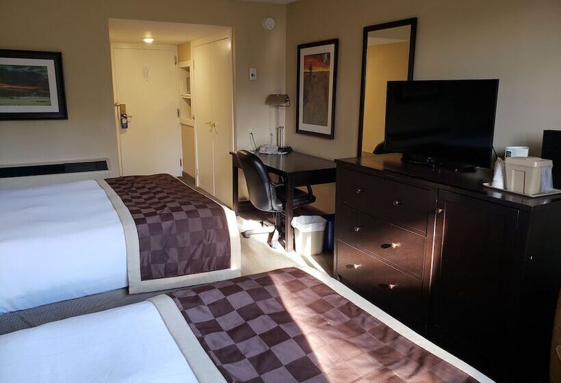 هتل Baymont By Wyndham Red Deer