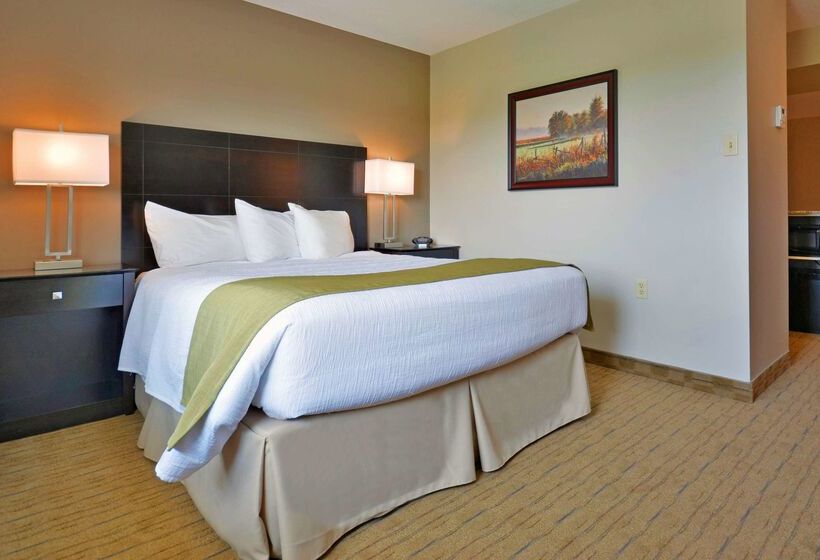 Отель Best Western Pembroke Inn & Conference Centre