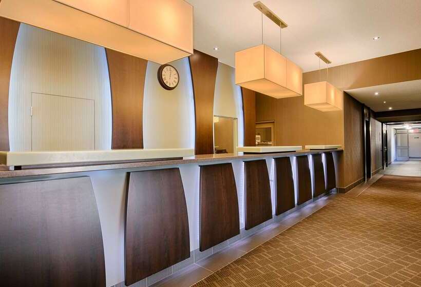 هتل Best Western Plus Guildwood Inn