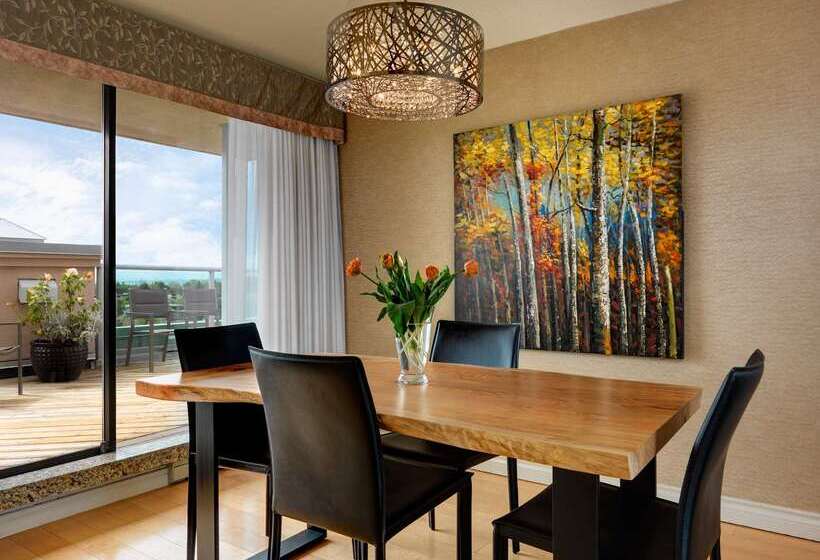 هتل Best Western Plus Inner Harbour
