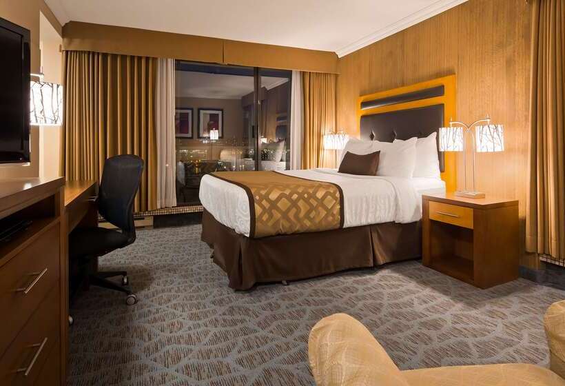 هتل Best Western Plus Inner Harbour