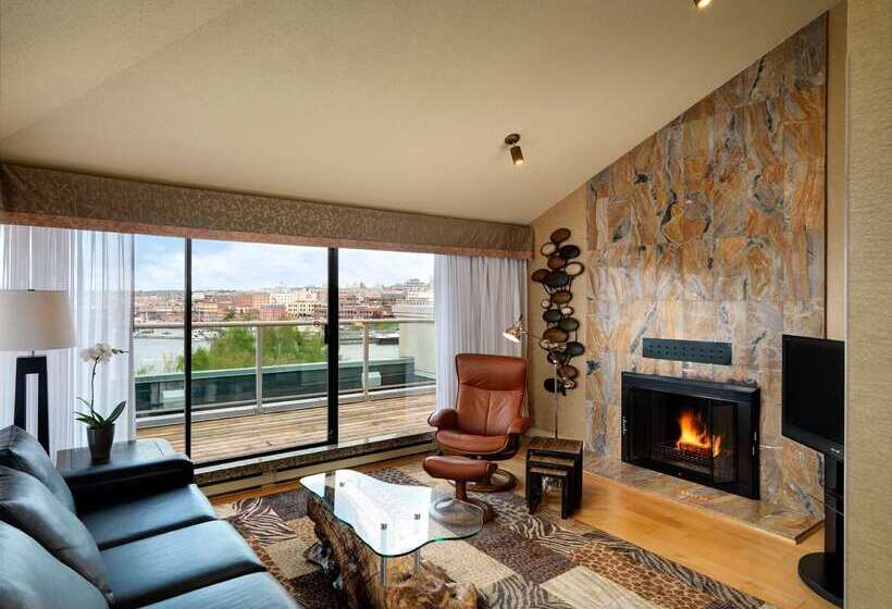 هتل Best Western Plus Inner Harbour