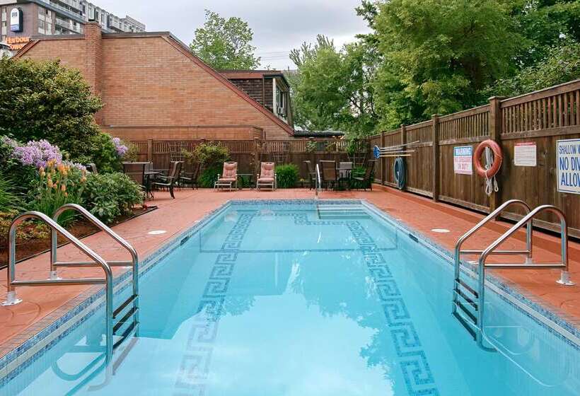 هتل Best Western Plus Inner Harbour