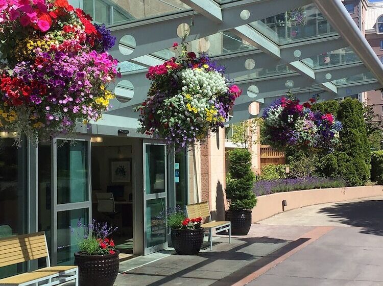 هتل Best Western Plus Inner Harbour