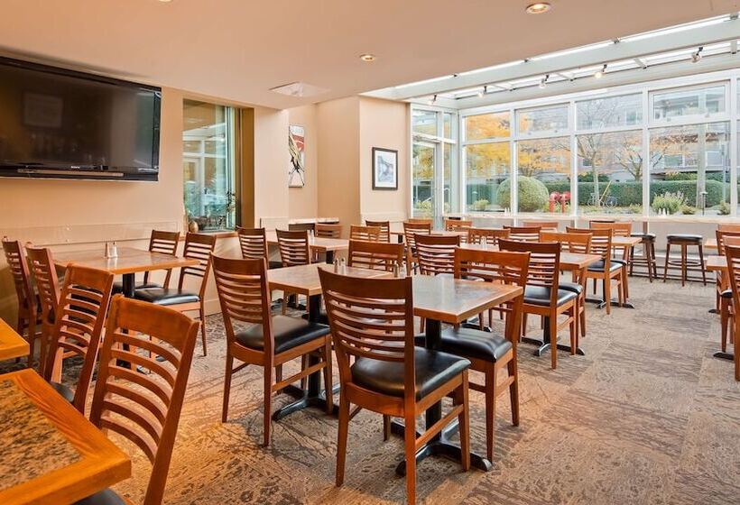 هتل Best Western Plus Inner Harbour