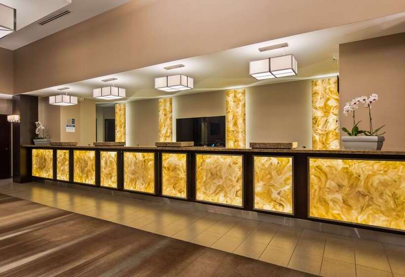 هتل Best Western Plus Lamplighter Inn & Conference Centre