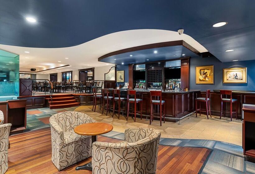 Best Western Ville Marie Hotel & Suites
