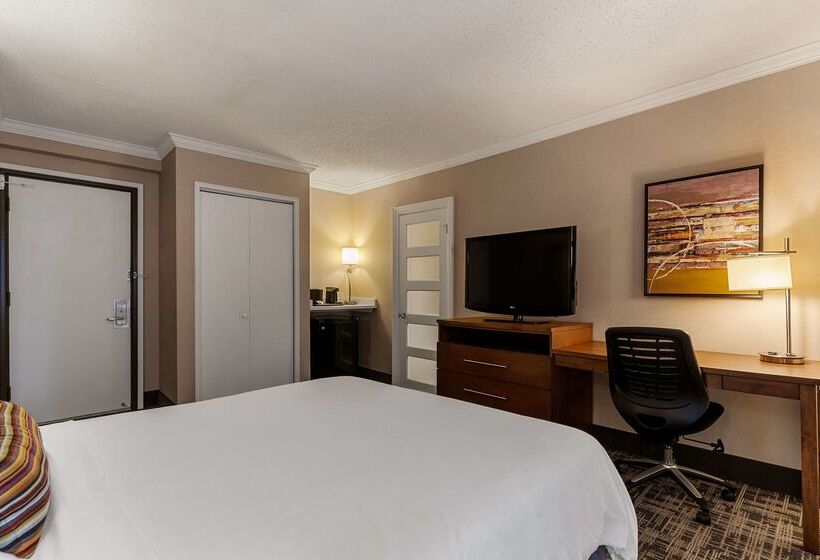 Best Western Ville Marie Hotel & Suites