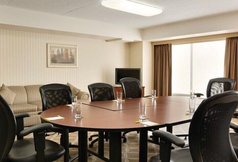 هتل Border Inn And Suites Lloydminster