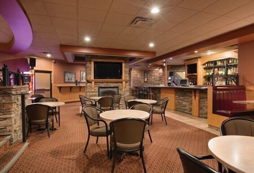 هتل Border Inn And Suites Lloydminster