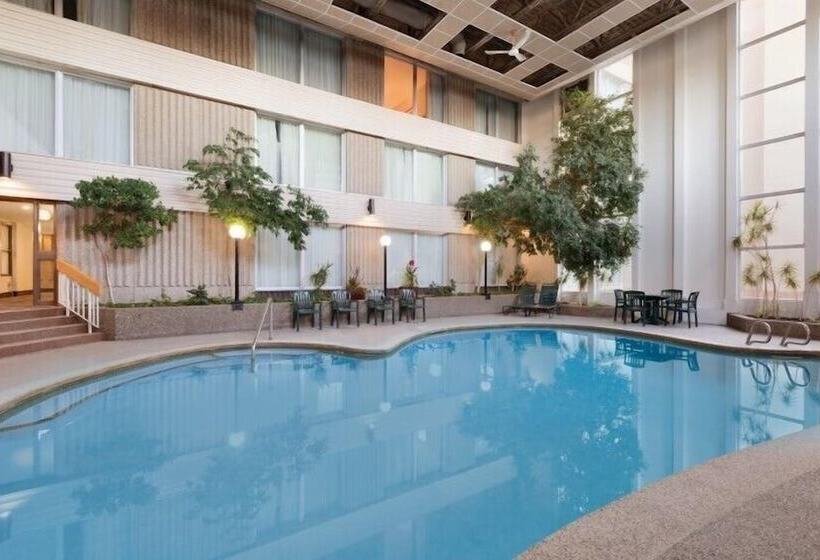 هتل Border Inn And Suites Lloydminster