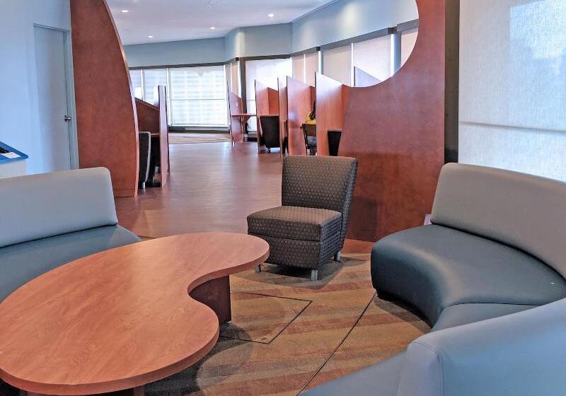 هتل Chestnut Residence   Campus Accommodation