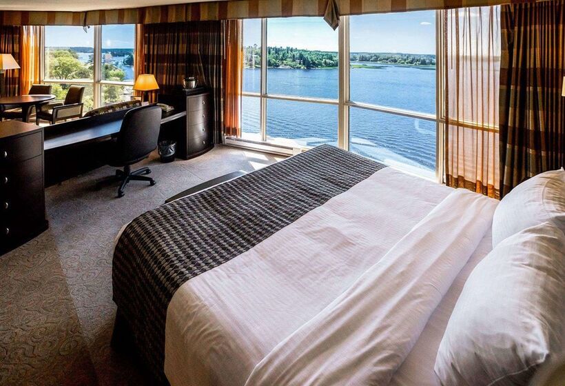 هتل Clarion Lakeside Inn & Conference Centre