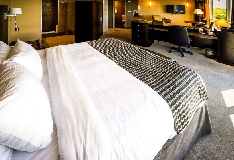 هتل Clarion Lakeside Inn & Conference Centre
