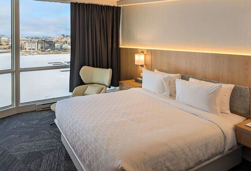 هتل Clarion Lakeside Inn & Conference Centre
