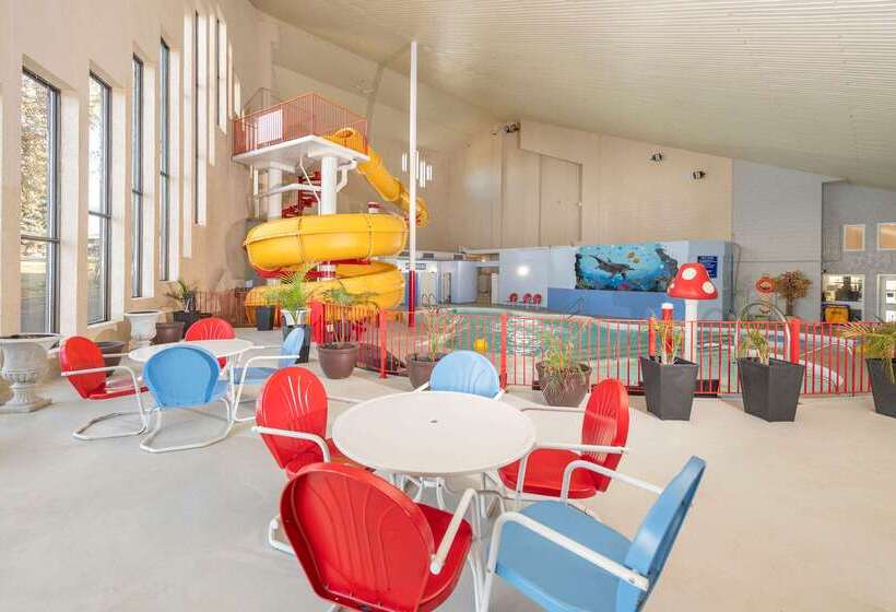 هتل Clarion Pointe