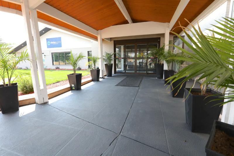 هتل Clarion Pointe