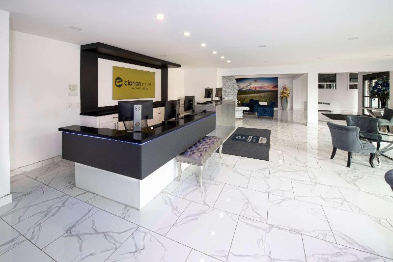 هتل Clarion Pointe