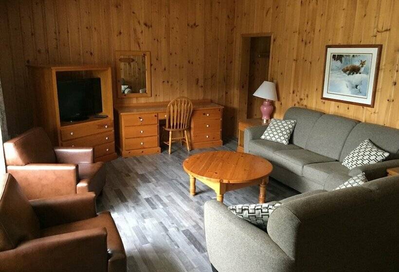 Отель Clevelands House Resort Muskoka