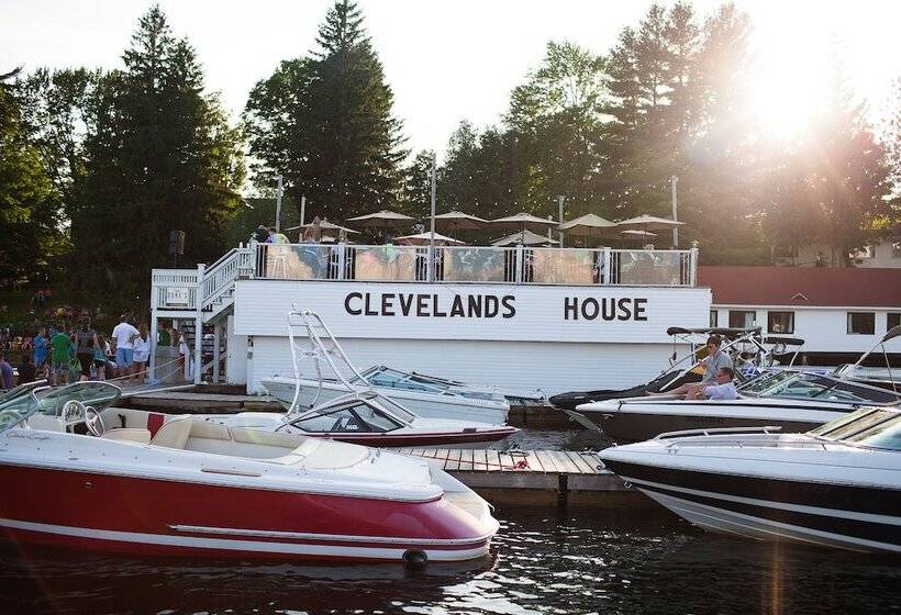 Отель Clevelands House Resort Muskoka
