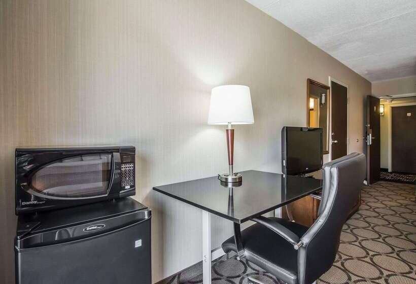 هتل Comfort Inn Sherbrooke