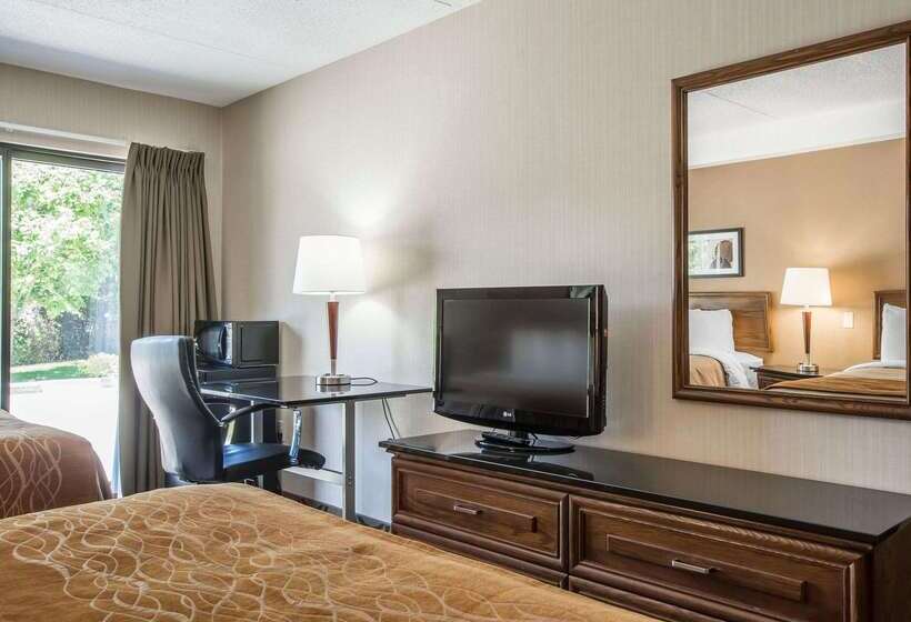 هتل Comfort Inn Sherbrooke