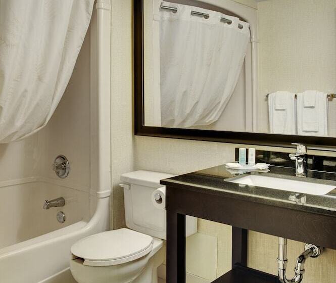 هتل Comfort Inn Sherbrooke