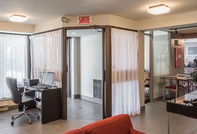 هتل Comfort Inn Sherbrooke