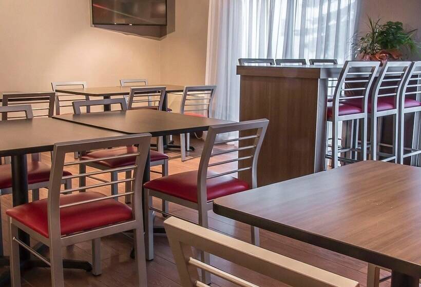 هتل Comfort Inn