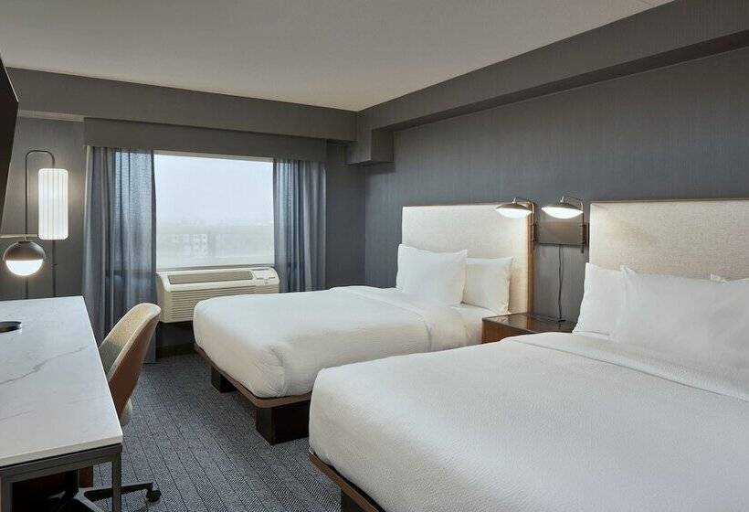 هتل Courtyard By Marriott Regina Downtown