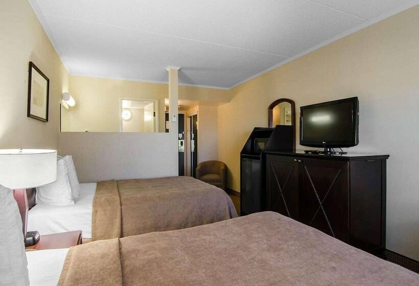 هتل Courtyard By Marriott Regina Downtown