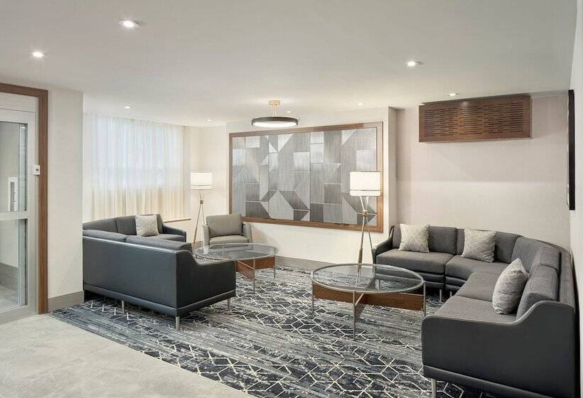 هتل Courtyard By Marriott Regina Downtown