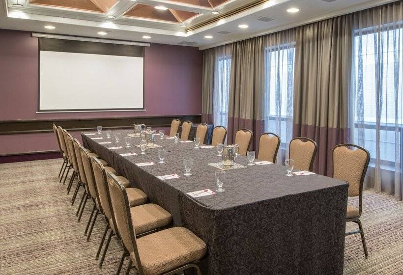 هتل Crowne Plaza Kitchener Waterloo, An Ihg