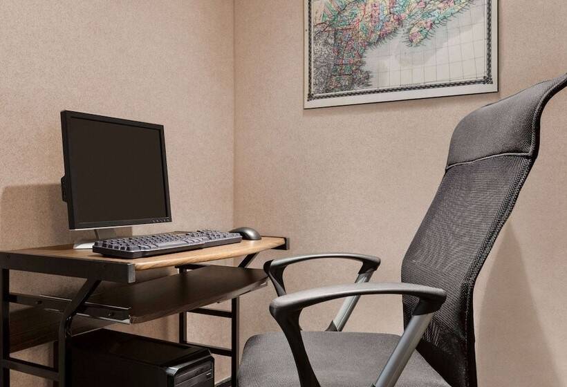 فندق Days Inn By Wyndham Miramichi Nb