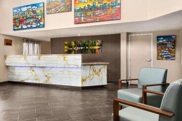 هتل Days Inn By Wyndham Miramichi Nb