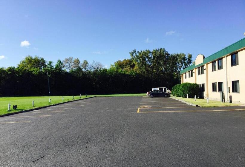 هتل Howard Johnson By Wyndham Portage La Prairie