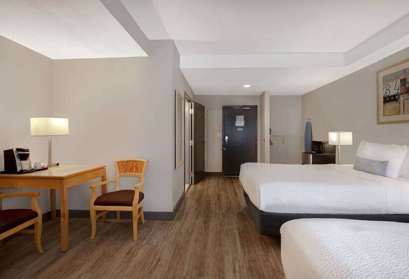 هتل Days Inn By Wyndham Victoria Airport Sidney