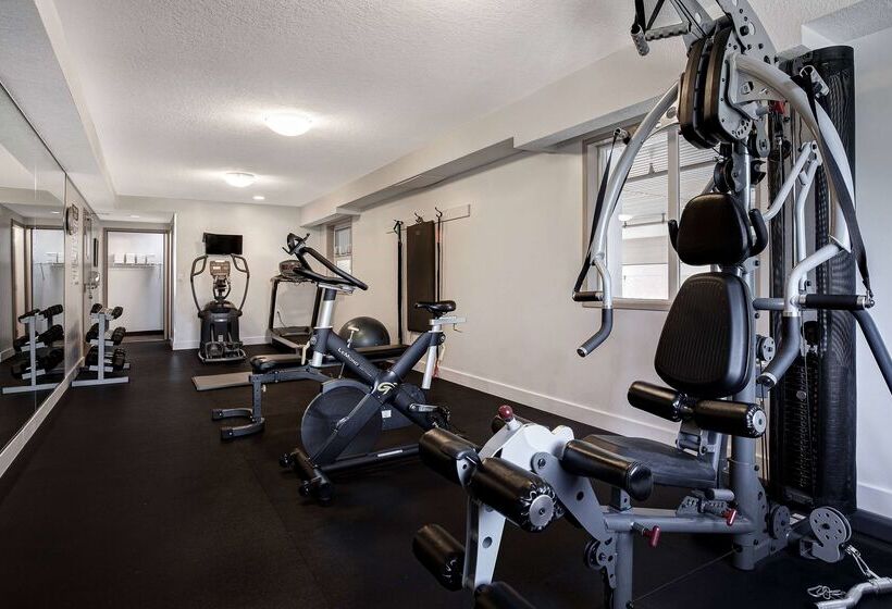 هتل Days Inn By Wyndham Victoria Airport Sidney