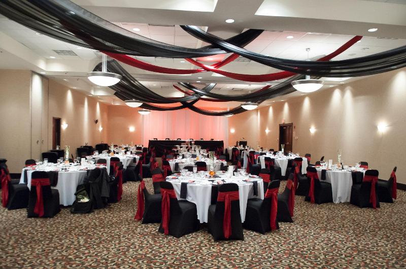 هتل Doubletree By Hilton Kitchener
