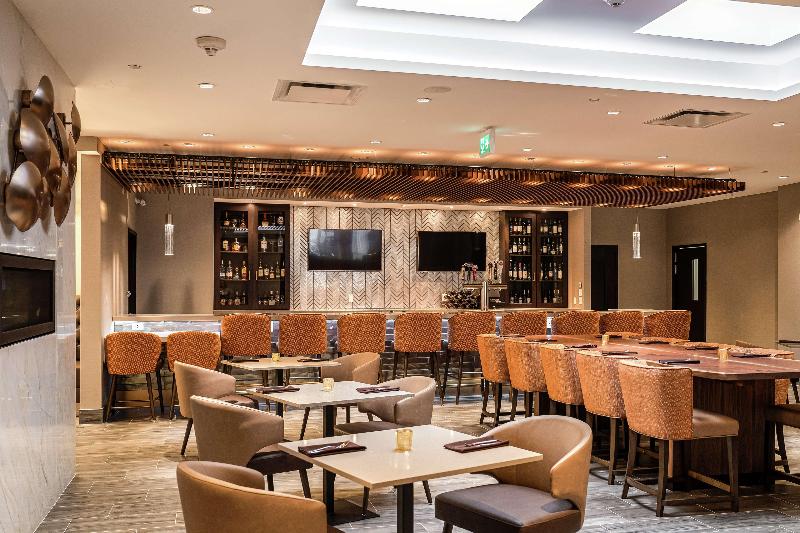هتل Doubletree By Hilton Kitchener
